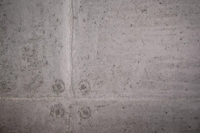 Spachteltechnik-Muster 015: Sichtbeton mit Ankerlöchern